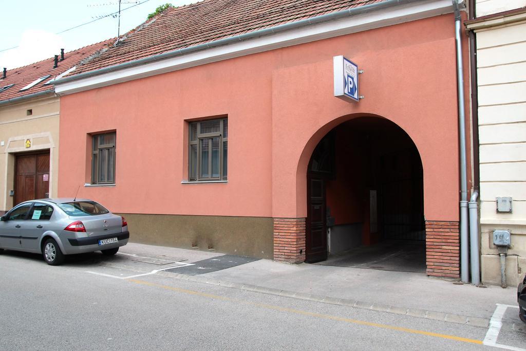 Erhardt Superior Rooms Sopron Dış mekan fotoğraf