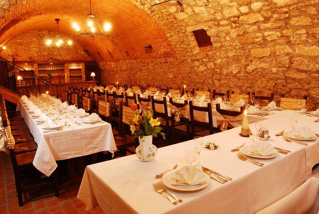 Erhardt Superior Rooms Sopron Dış mekan fotoğraf